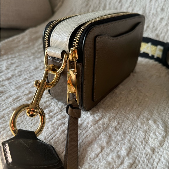 Authentic Marc Jacob’s Snapshot Bag - Picture 4 of 8